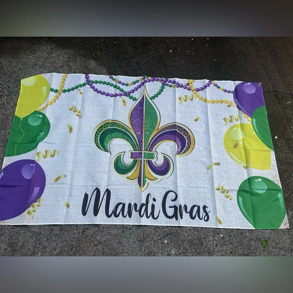 Mardi Gras fleur-de-lis Backdrop, 4 x 6, confetti designs, and strings of bead